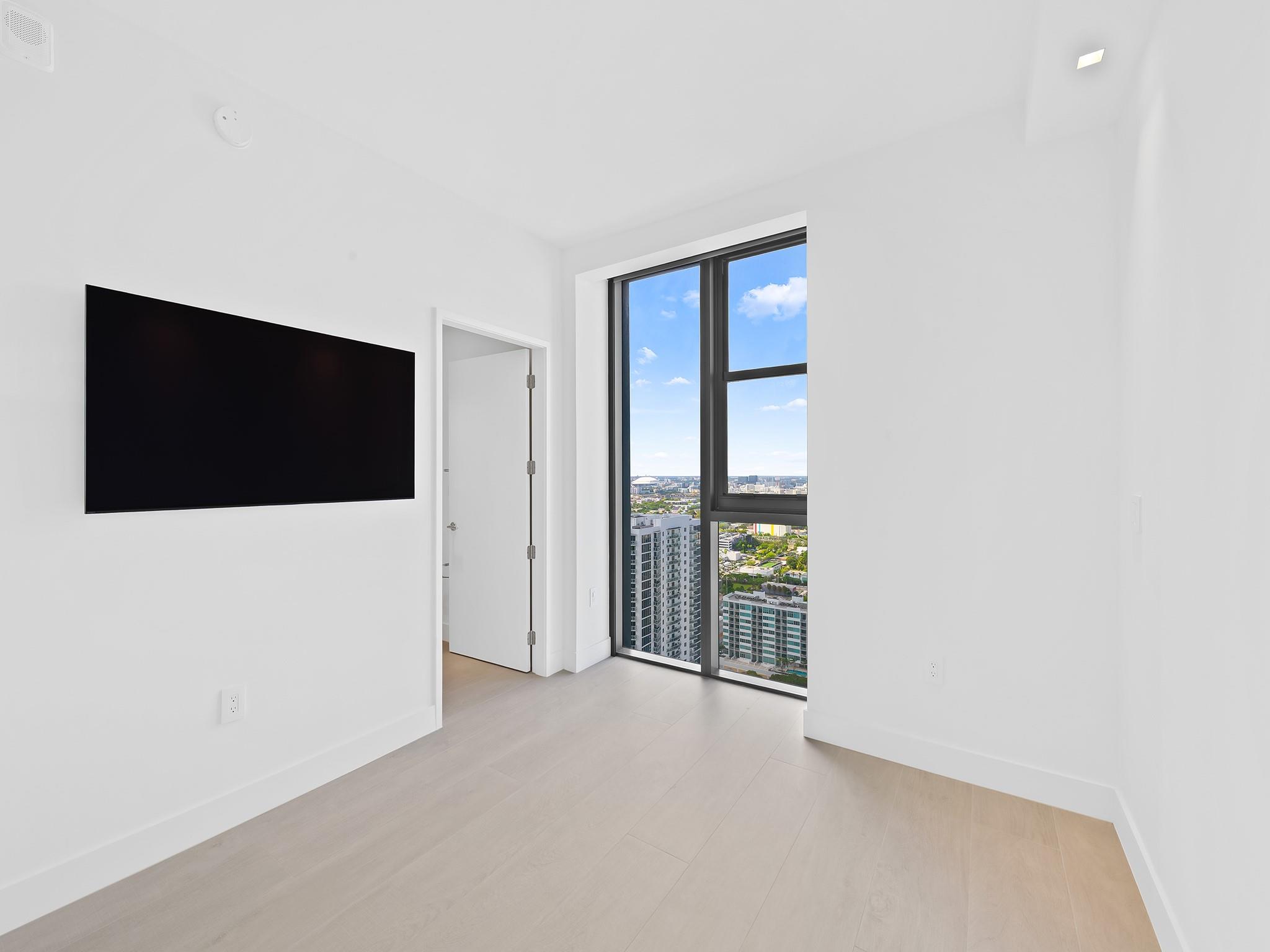 ARIA RESERVE SOUTH - Residential Lease