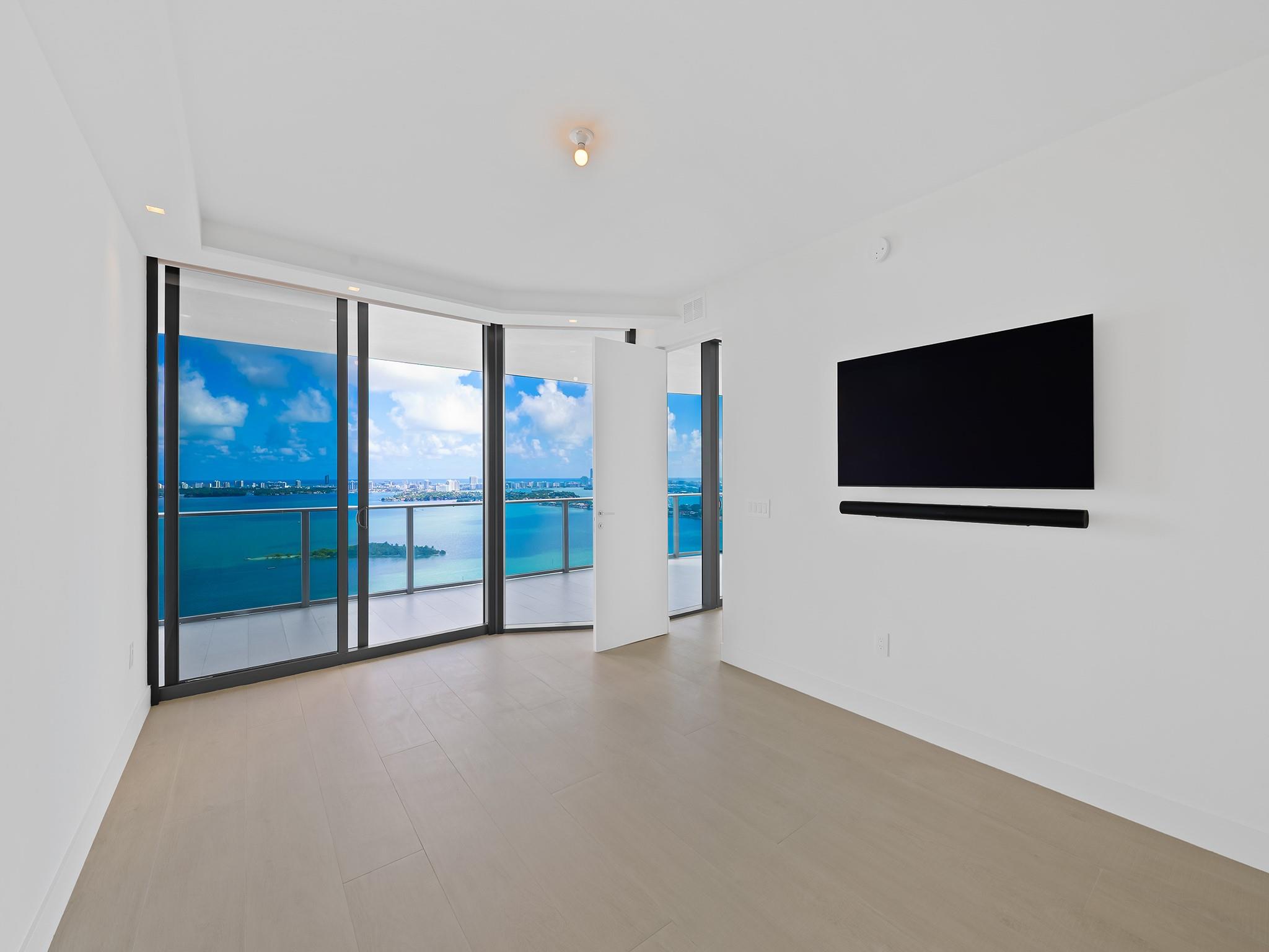 ARIA RESERVE SOUTH - Residential Lease