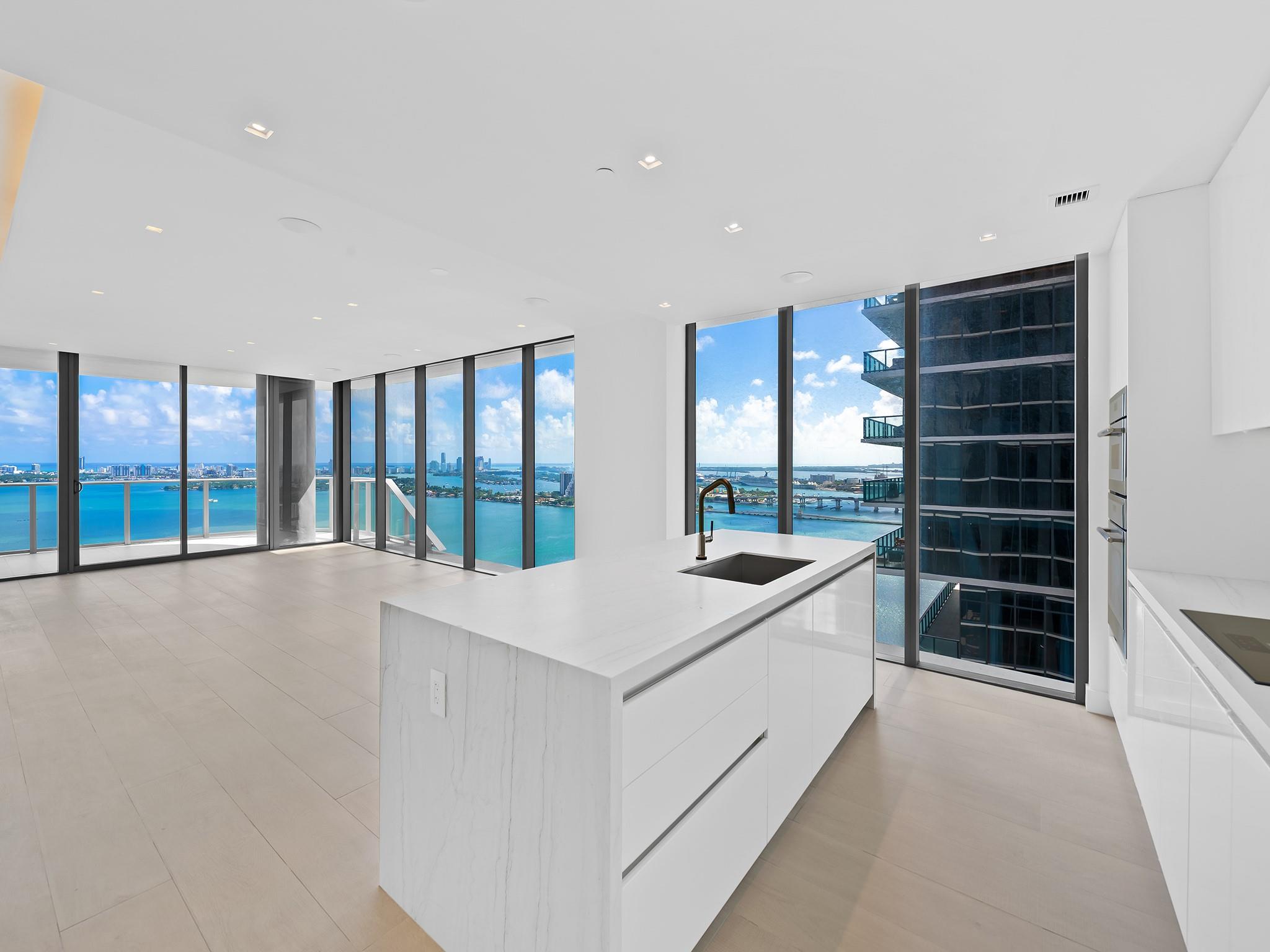 ARIA RESERVE SOUTH - Residential Lease