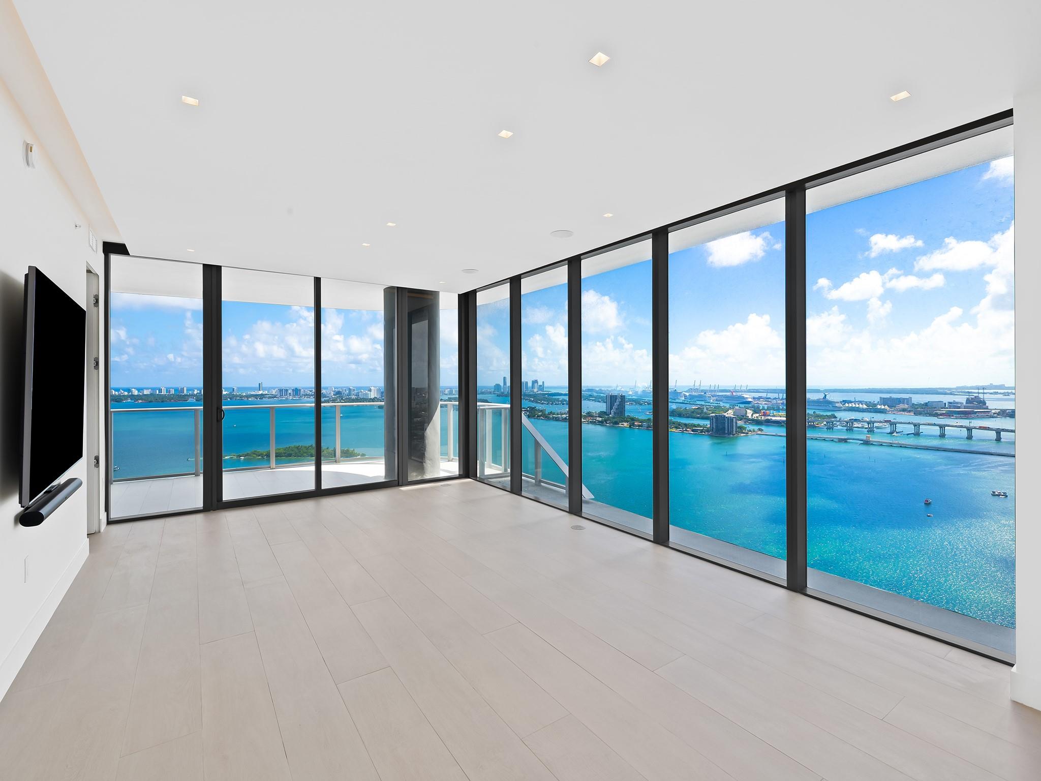 ARIA RESERVE SOUTH - Residential Lease