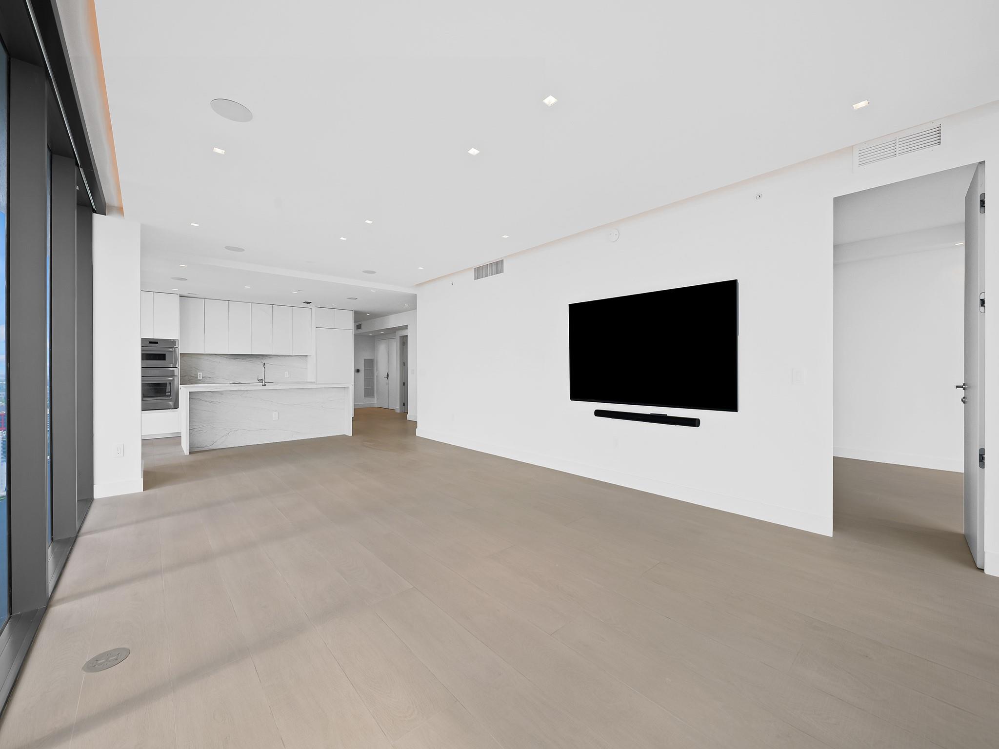 ARIA RESERVE SOUTH - Residential Lease