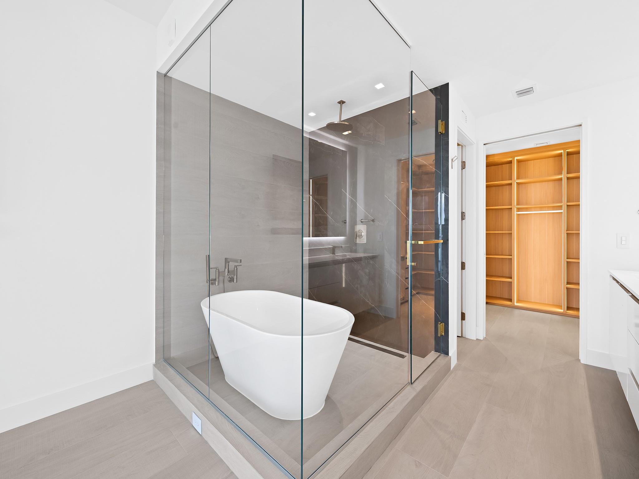 ARIA RESERVE SOUTH - Residential Lease