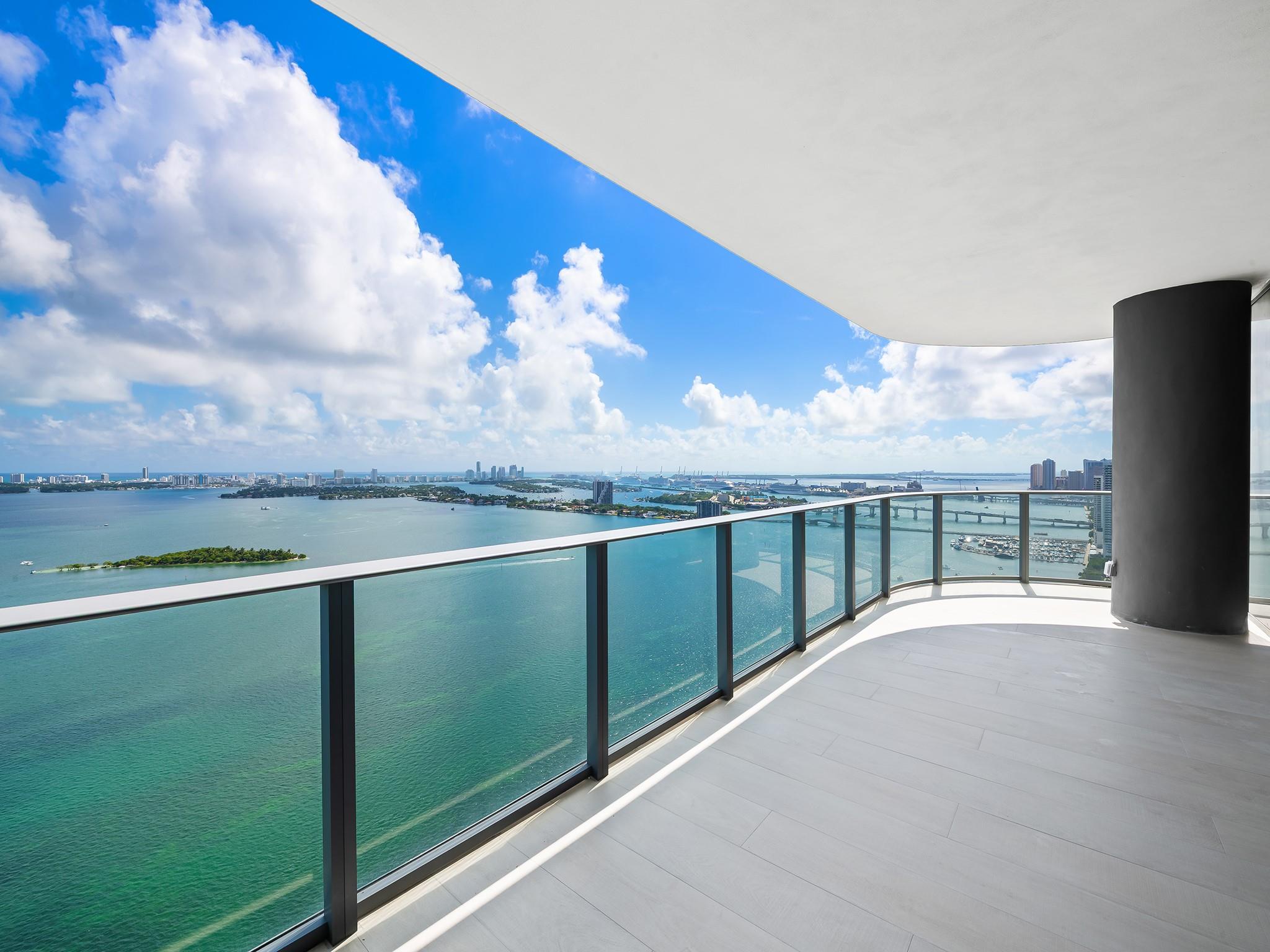 ARIA RESERVE SOUTH - Residential Lease