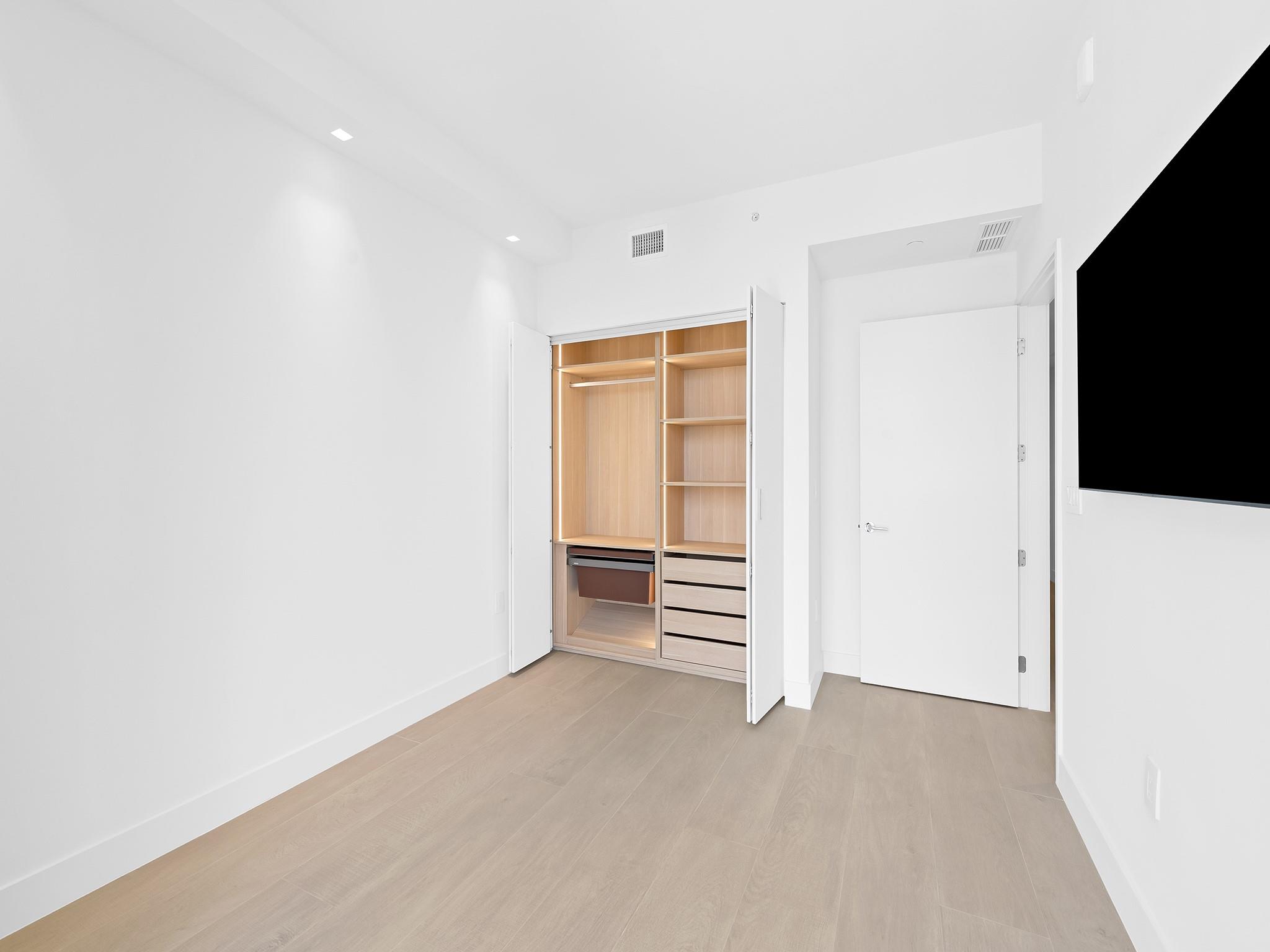 ARIA RESERVE SOUTH - Residential Lease