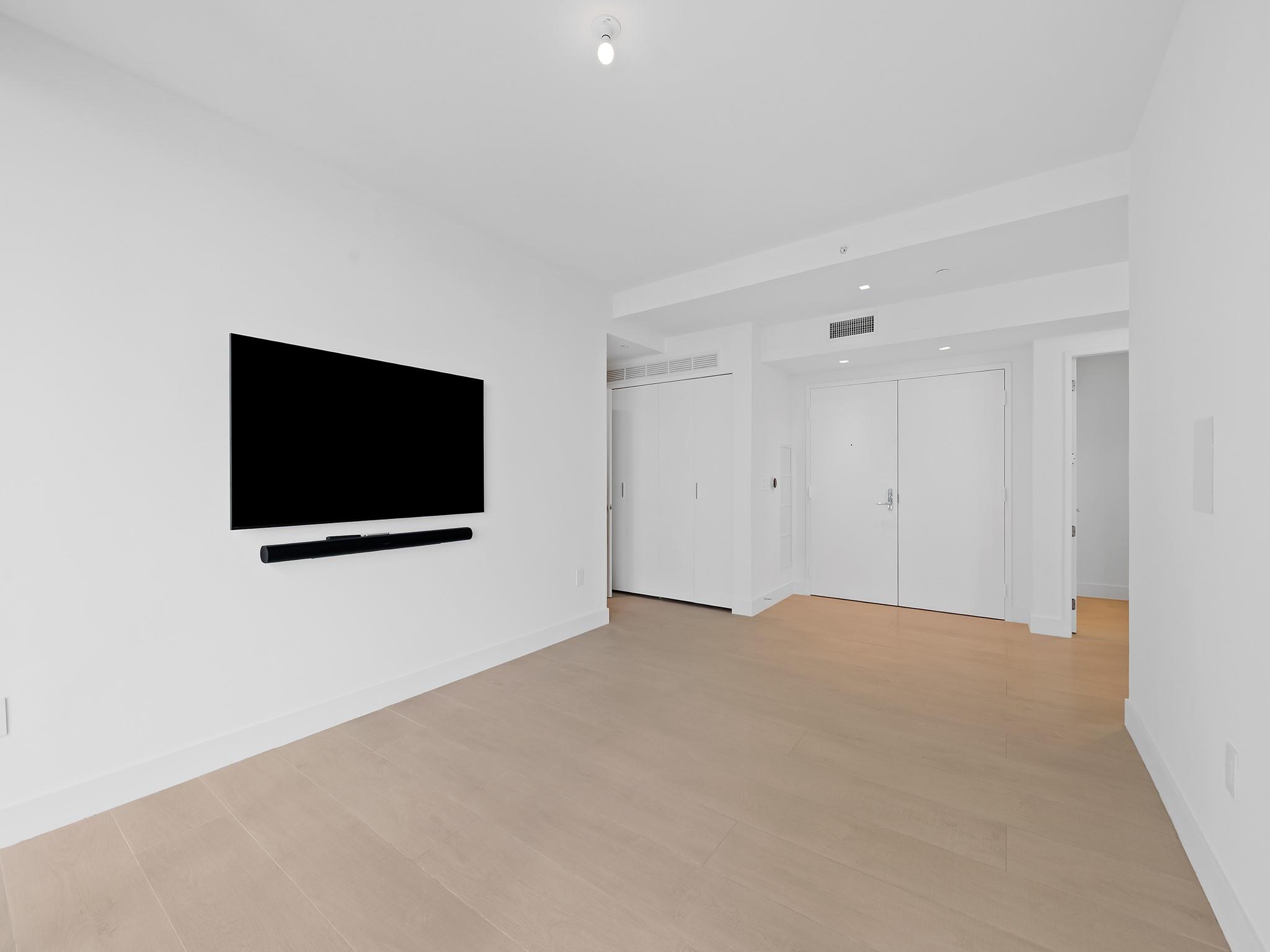 ARIA RESERVE SOUTH - Residential Lease