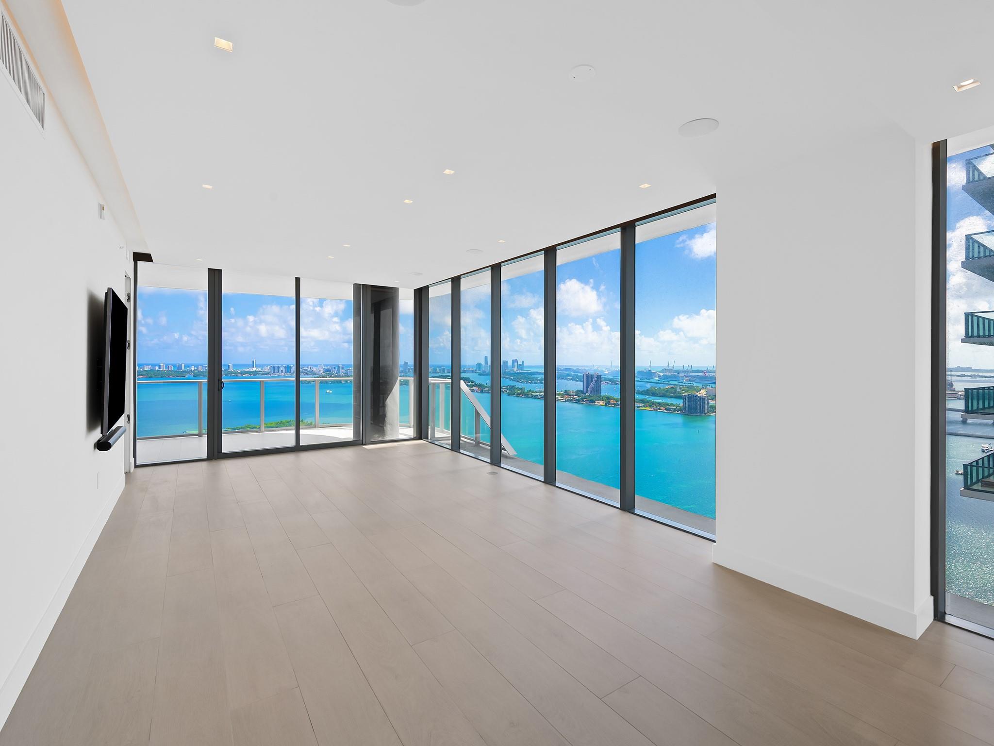ARIA RESERVE SOUTH - Residential Lease