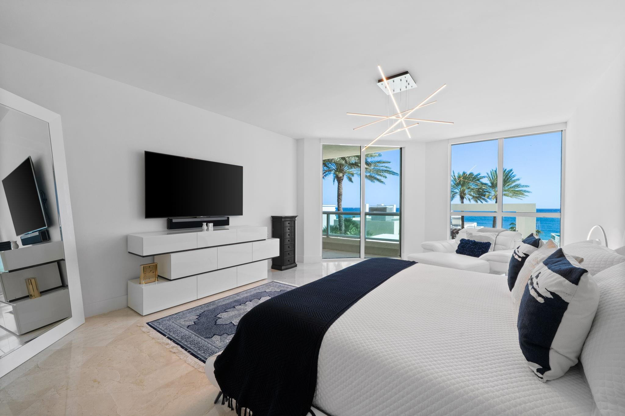 Las Olas Beach Club - Residential