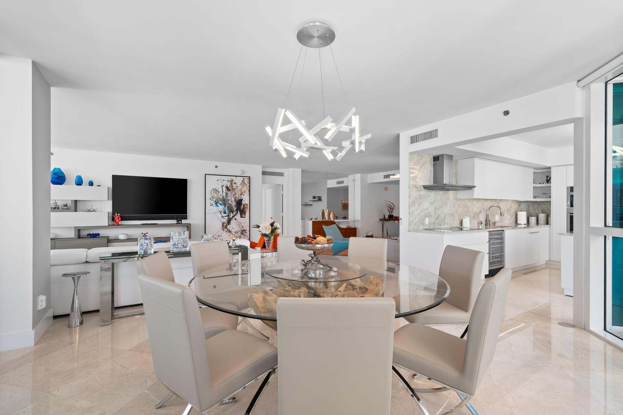 Las Olas Beach Club - Residential