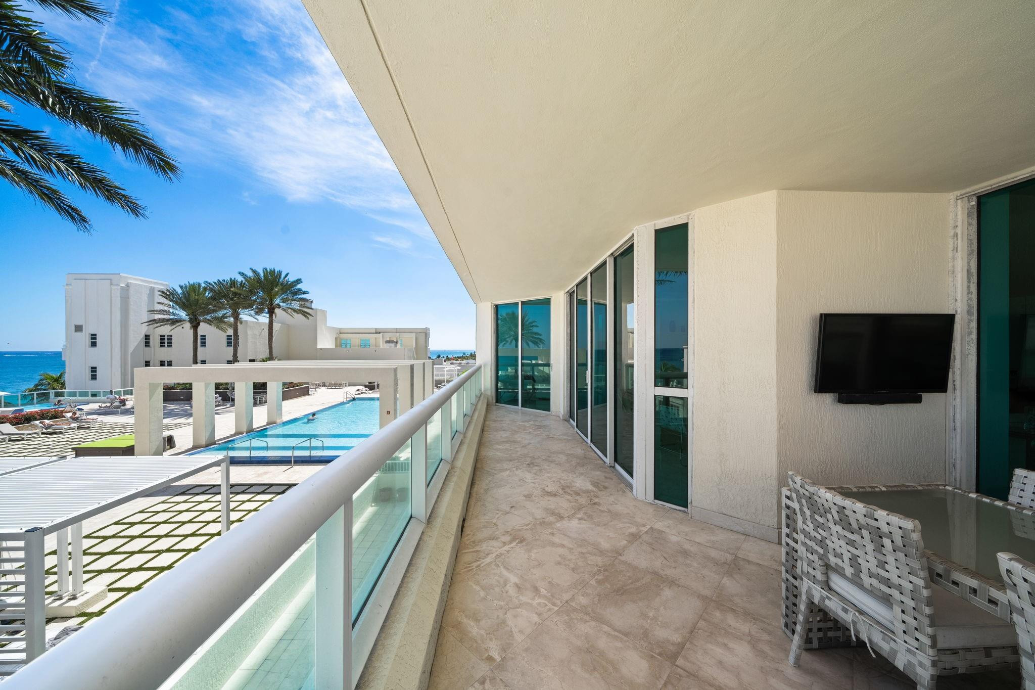 Las Olas Beach Club - Residential