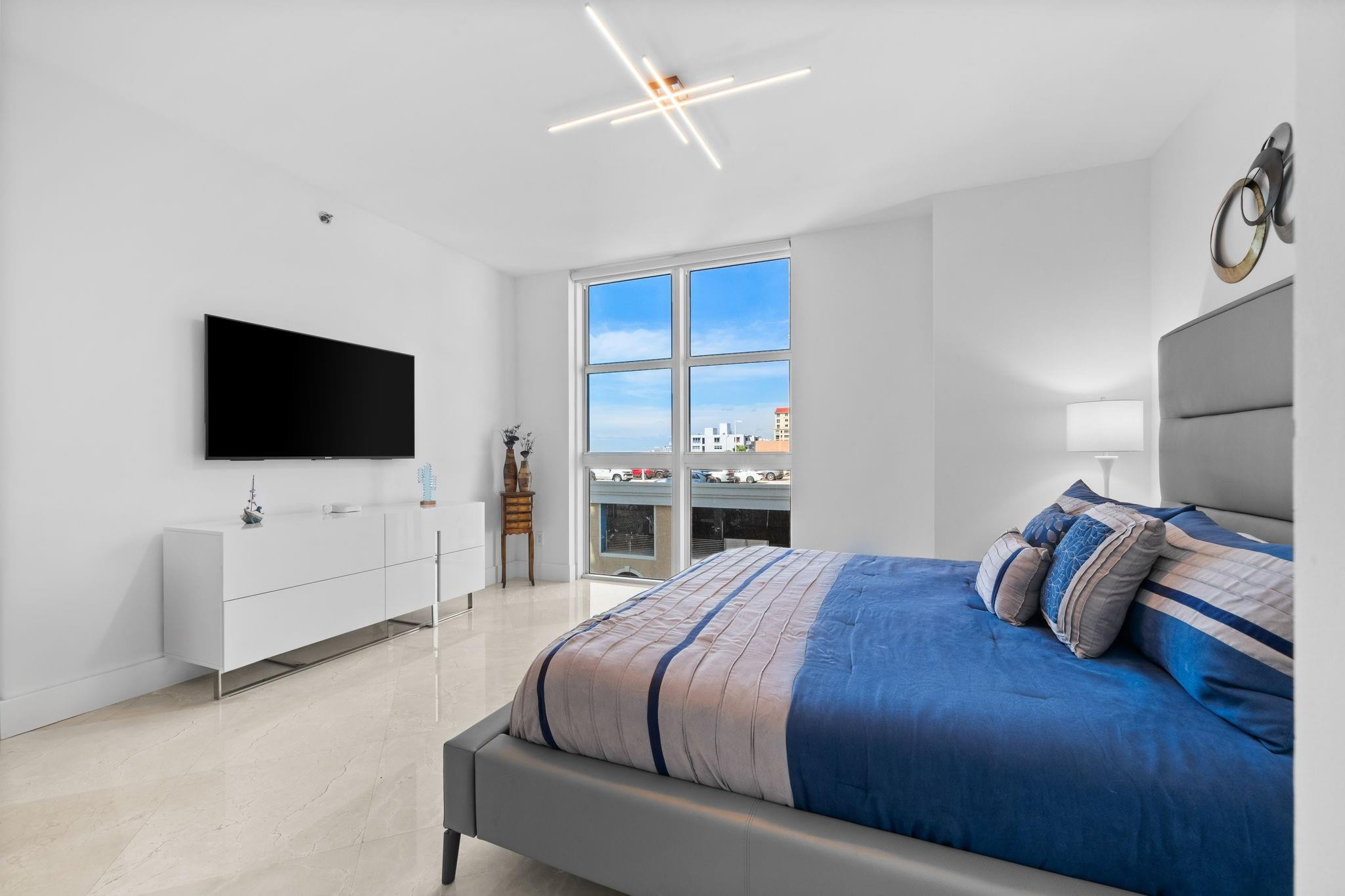 Las Olas Beach Club - Residential