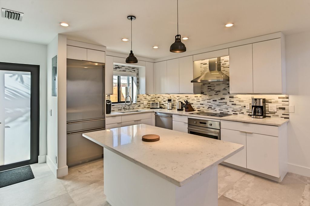 Photo of 1955 NE 4th Street #Unit  2, Deerfield Beach, FL 33441 (MLS # B26012018)