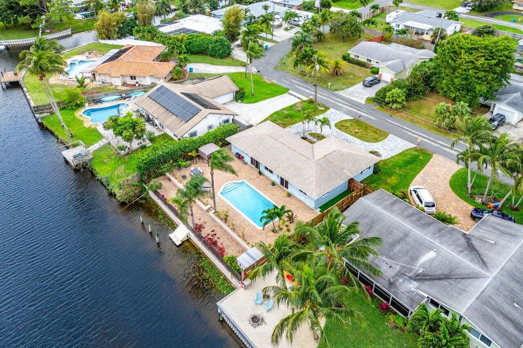 Photo of 2586 SW 10th Street, Boynton Beach, FL 33426 (MLS # R11048028)