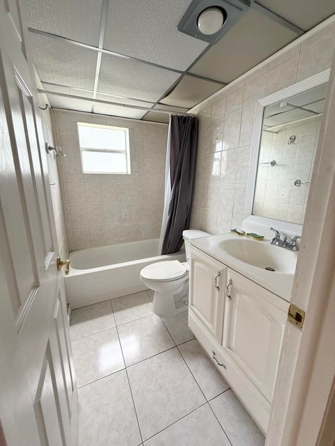 Tiny photo for 814 Burgundy Q, Delray Beach, FL 33484 (MLS # B26036829)