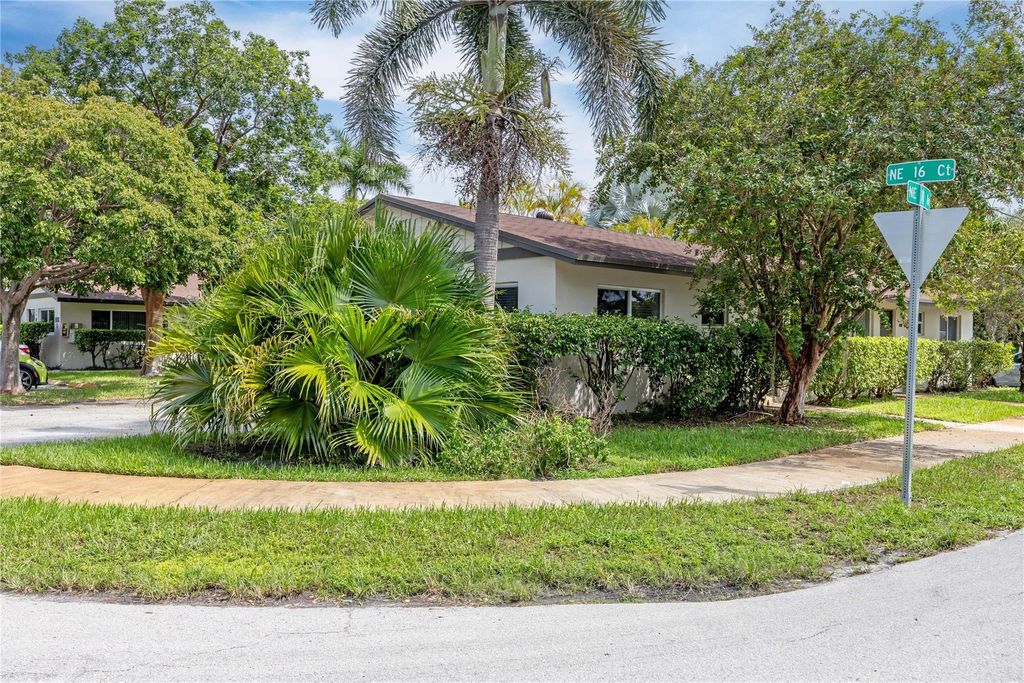 Photo of 1614 NE 11th Avenue, Fort Lauderdale, FL 33305 (MLS # F10524639)