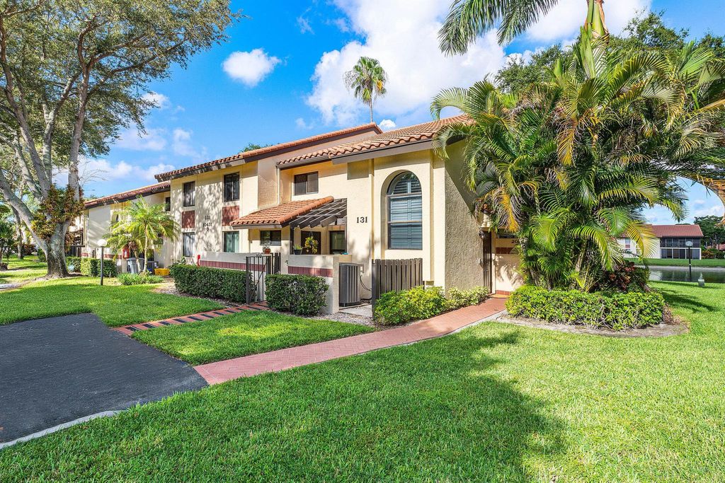 Photo of 10431 S Circle Lake Drive #202, Boynton Beach, FL 33437 (MLS # R11117037)