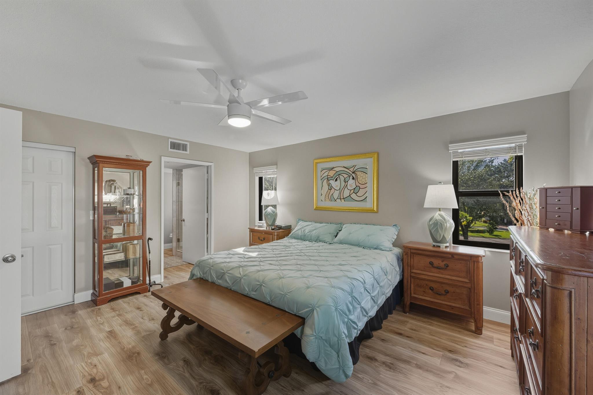 HUNTINGTON POINTE - Residential