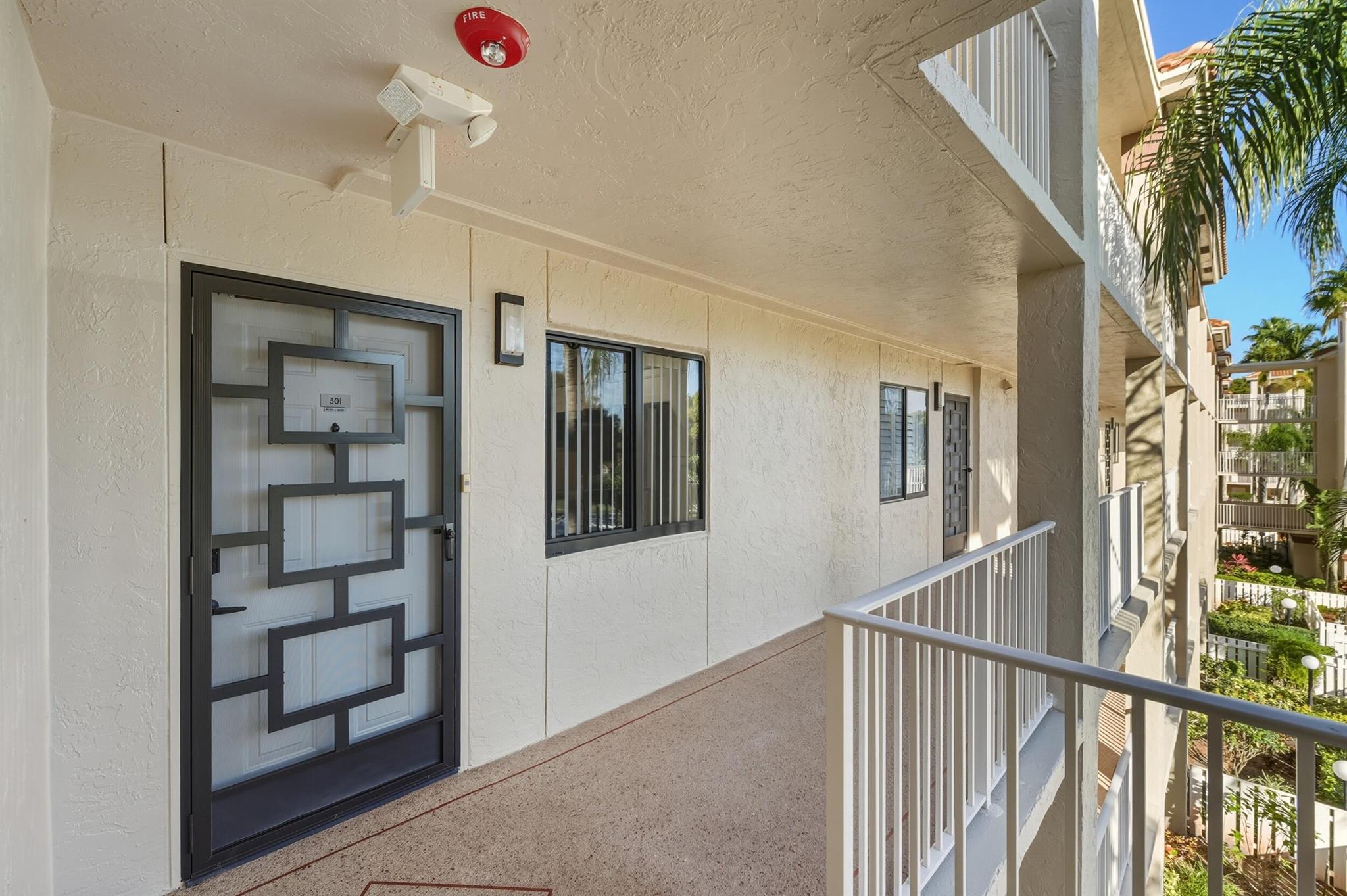 HUNTINGTON POINTE - Residential