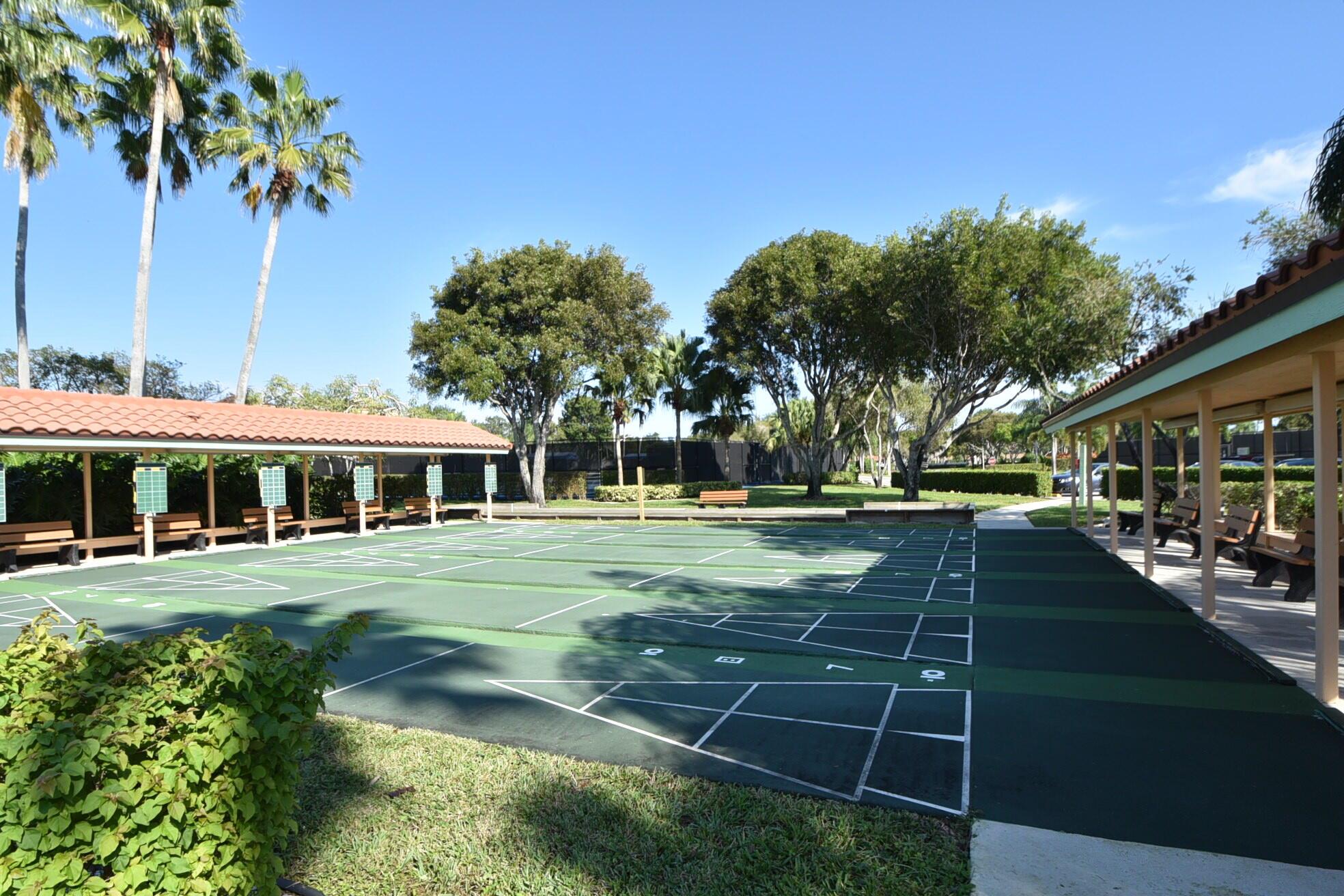 HUNTINGTON POINTE - Residential