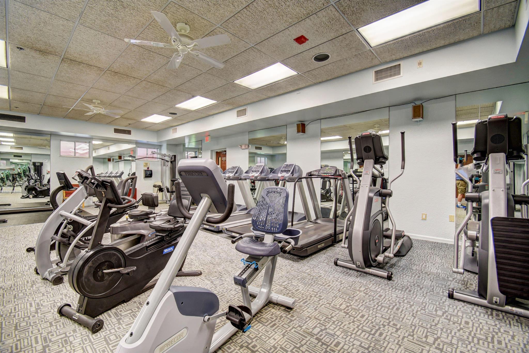 HUNTINGTON POINTE - Residential