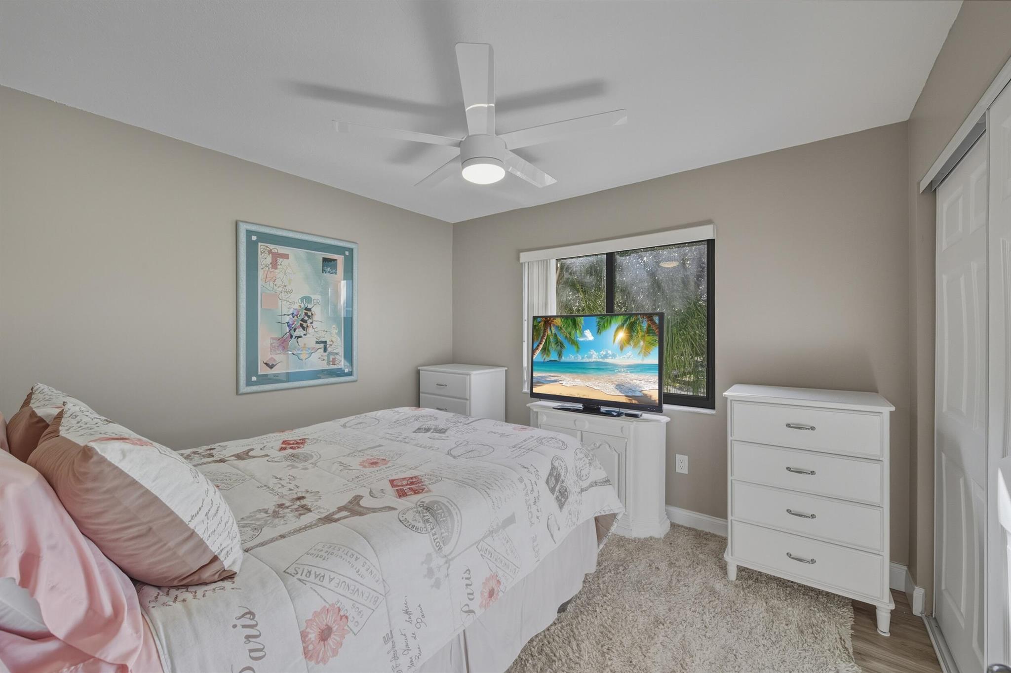 HUNTINGTON POINTE - Residential