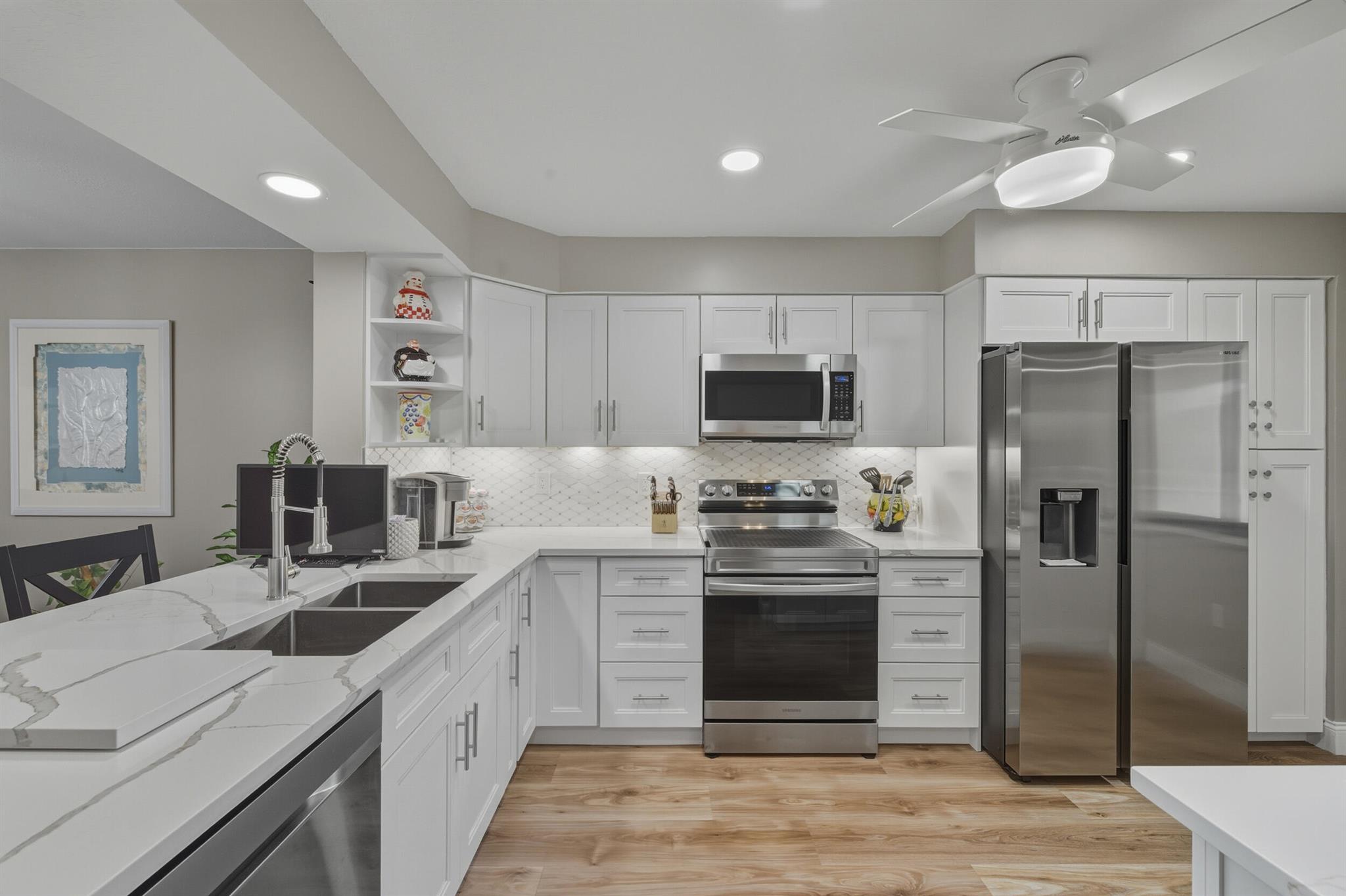 HUNTINGTON POINTE - Residential