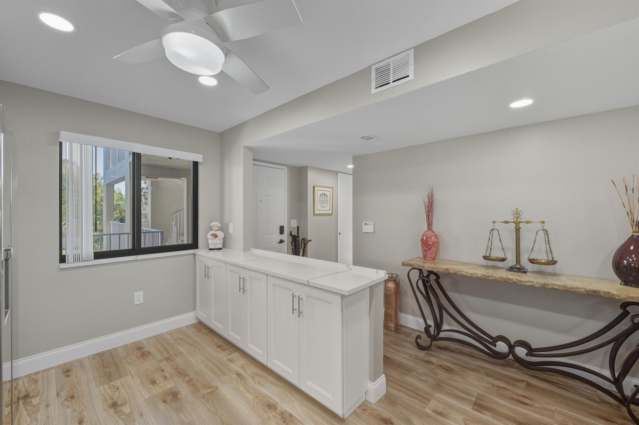 HUNTINGTON POINTE - Residential