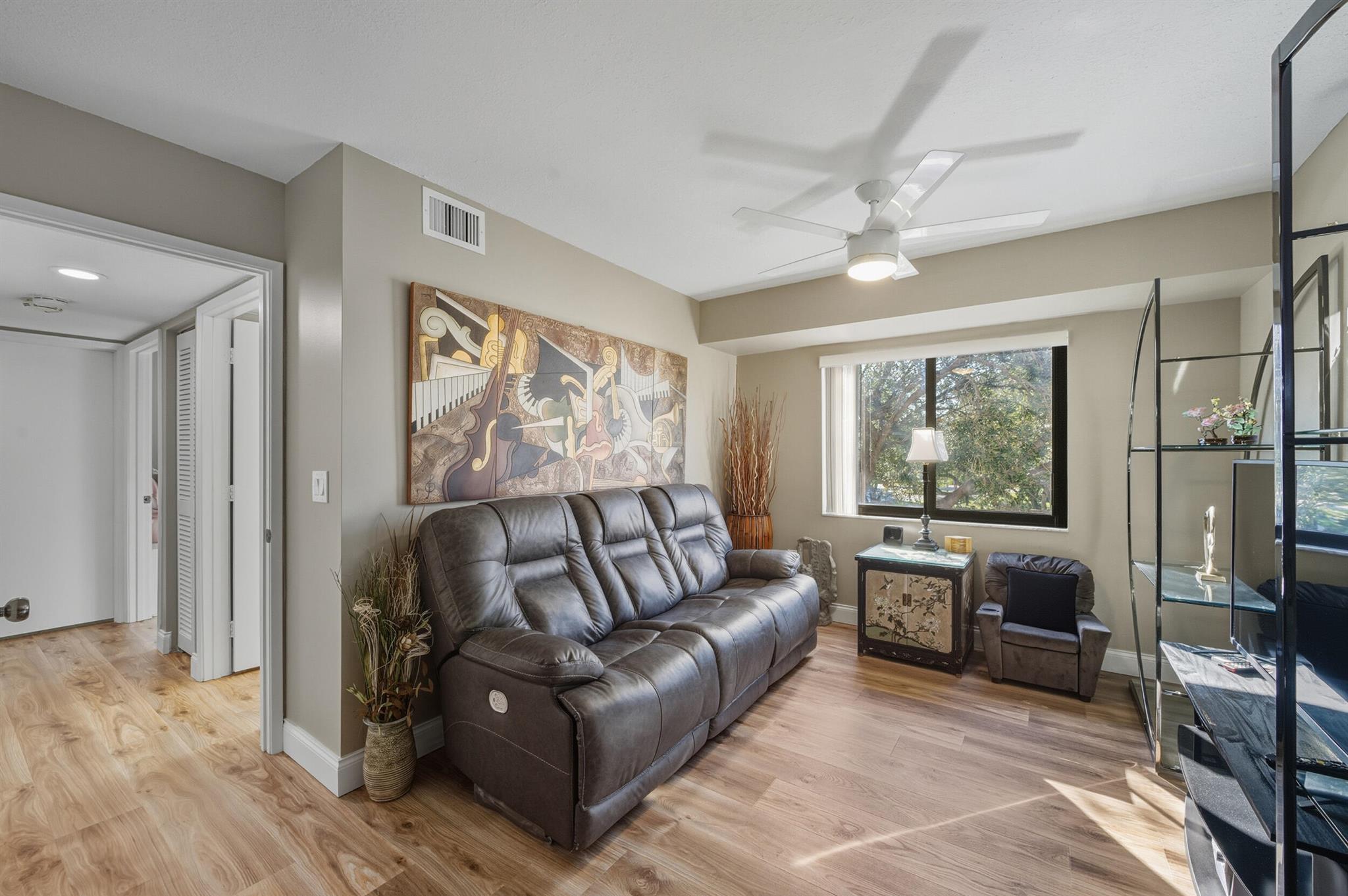 HUNTINGTON POINTE - Residential