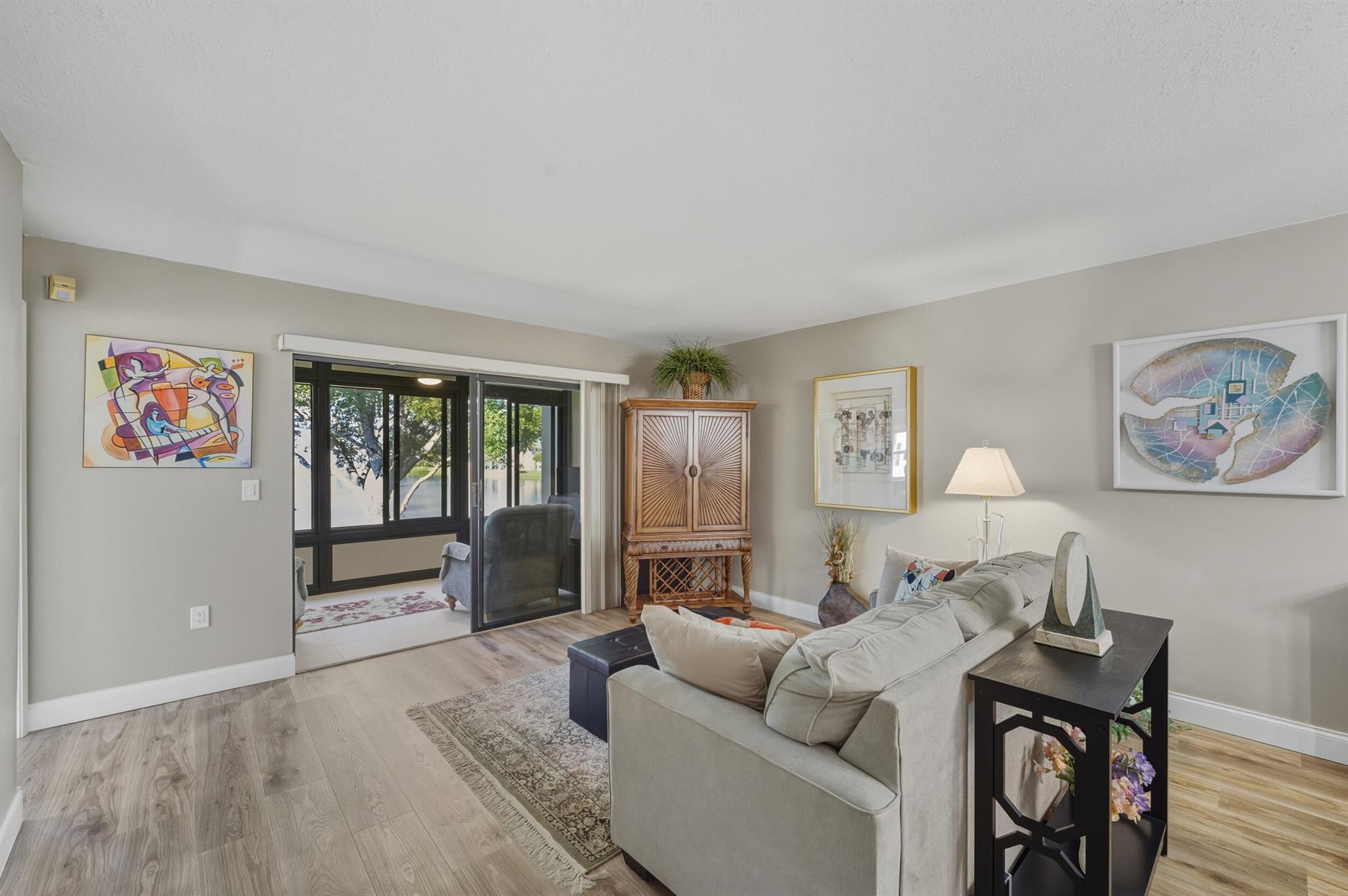 HUNTINGTON POINTE - Residential