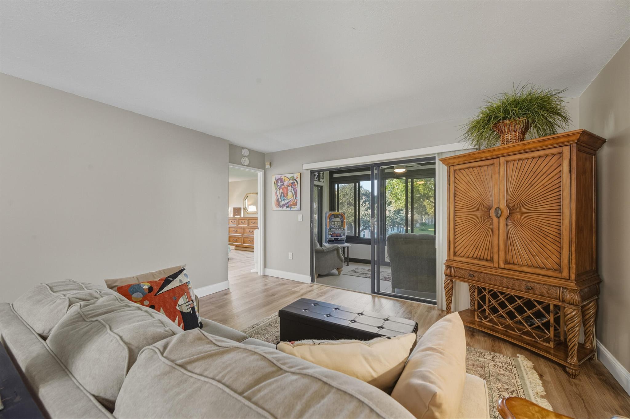 HUNTINGTON POINTE - Residential