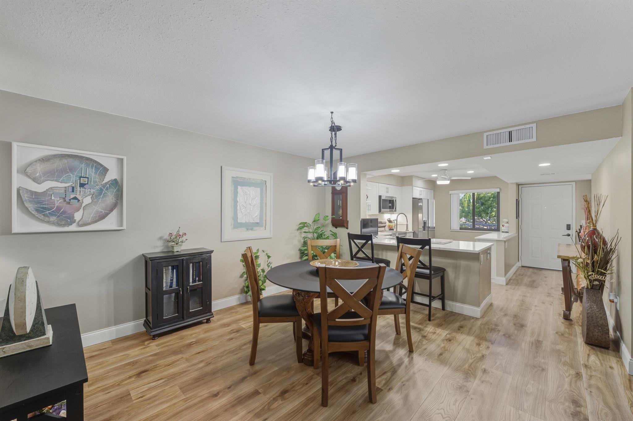 HUNTINGTON POINTE - Residential