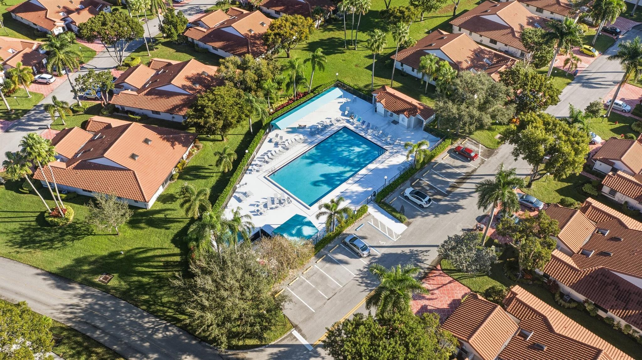 HUNTINGTON POINTE - Residential