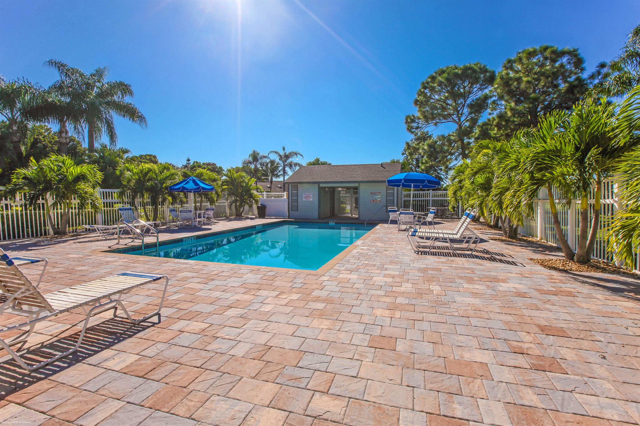 BEDFORD MEWS AT WELLINGTO - Residential Lease