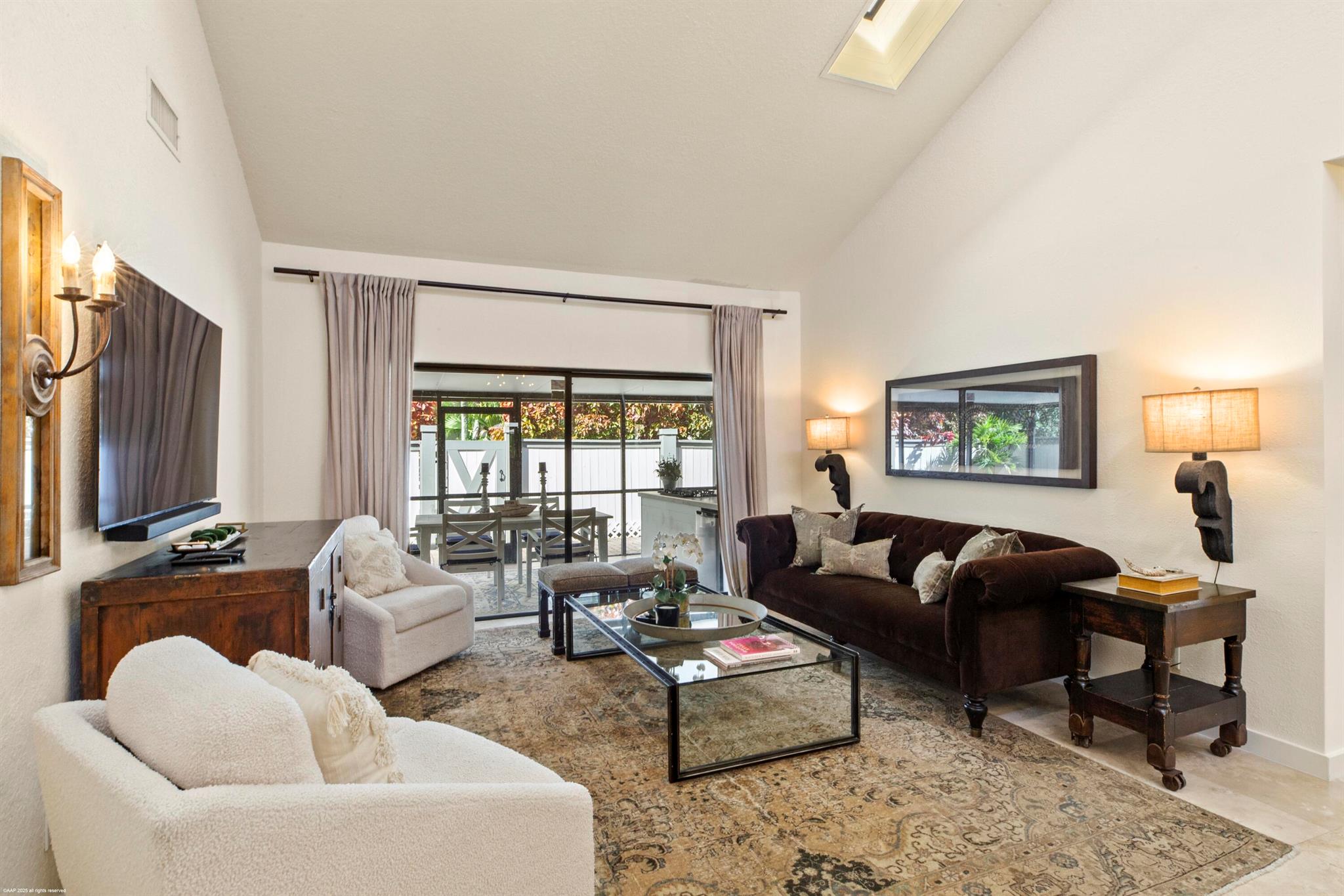 BEDFORD MEWS AT WELLINGTO - Residential Lease