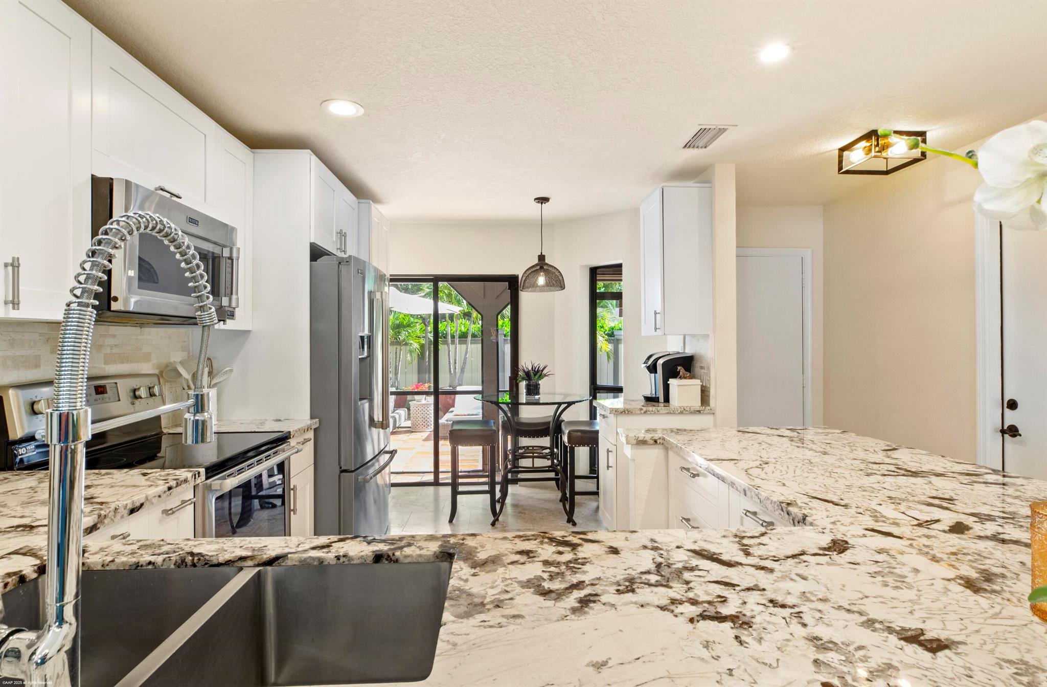 BEDFORD MEWS AT WELLINGTO - Residential Lease