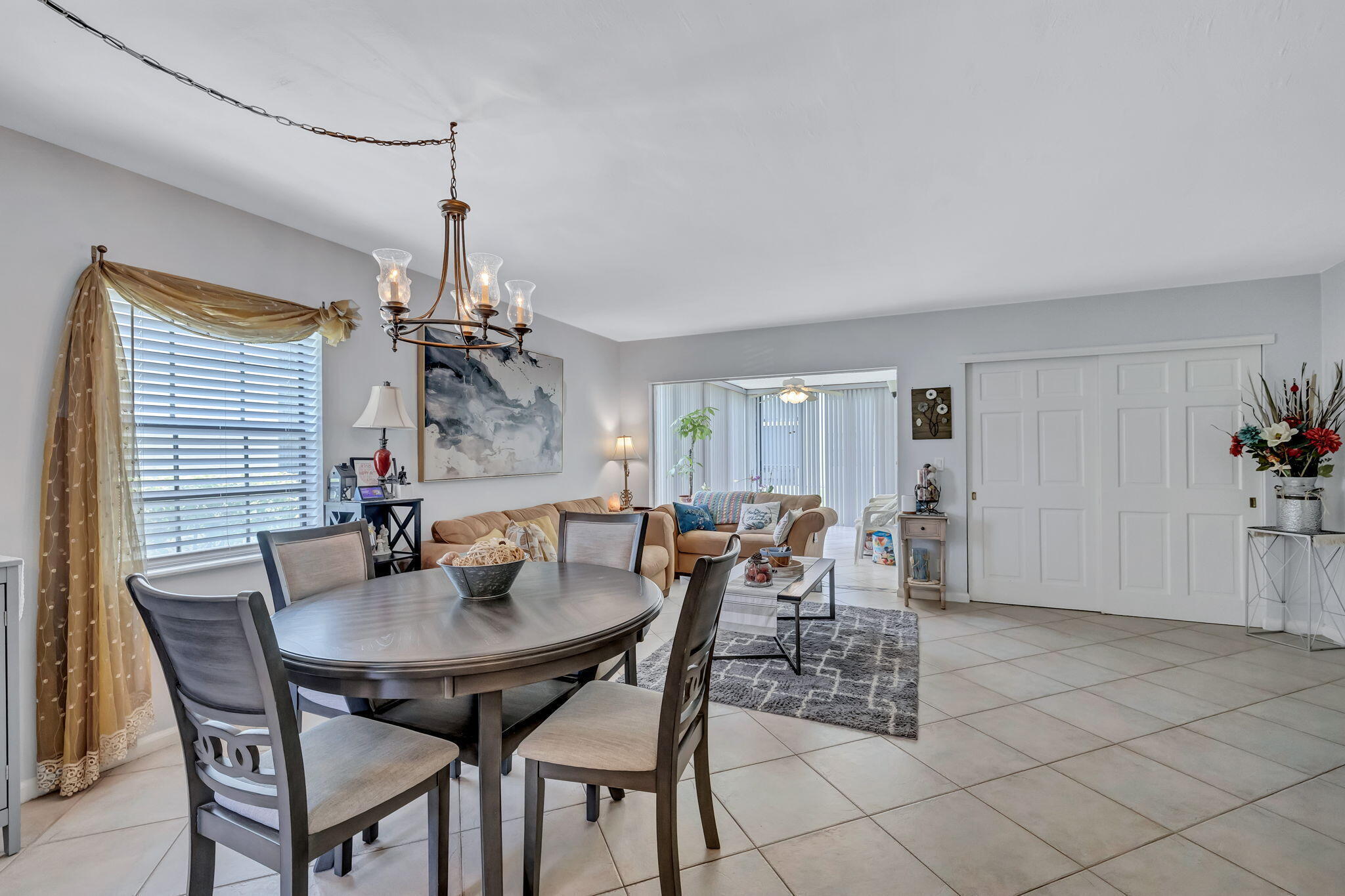 DIPLOMAT SQUARE CONDO - Residential