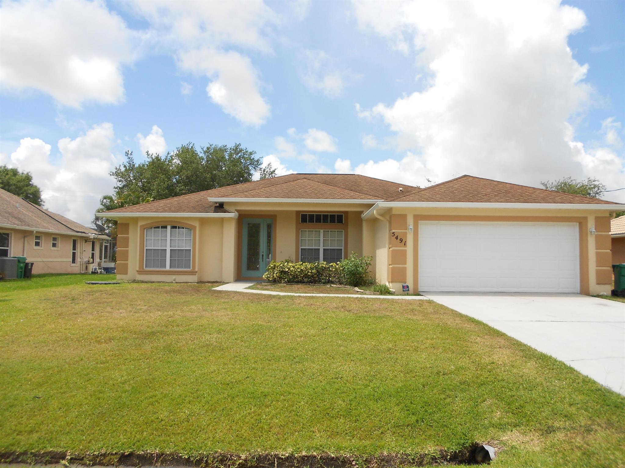 THIS SPACIOUS 4 BEDROOM 2 BATH HOME HAS A FORMAL LIVING AND DINING WITH A LARGE FAMILY ROOM. THIS HOME ALSO HAS AN OPEN KITCHEN WITH STAINLESS APPLIANCES AND LARGE MASTER SUITE WITH A SOAKING TUB. COVERED PATIO OVERLOOKING THE BACK YARD. DON'T MISS YOUR OPPORTUNITY TO RENT YOUR LITTLE PIECE OF PARADISE. , 1ST, LAST, AND SECURITY DEPOSIT ARE REQUIRED. $75 PER PERSON APPLICATION FEE. TENANT RESPONSIBLE FOR LAWN.