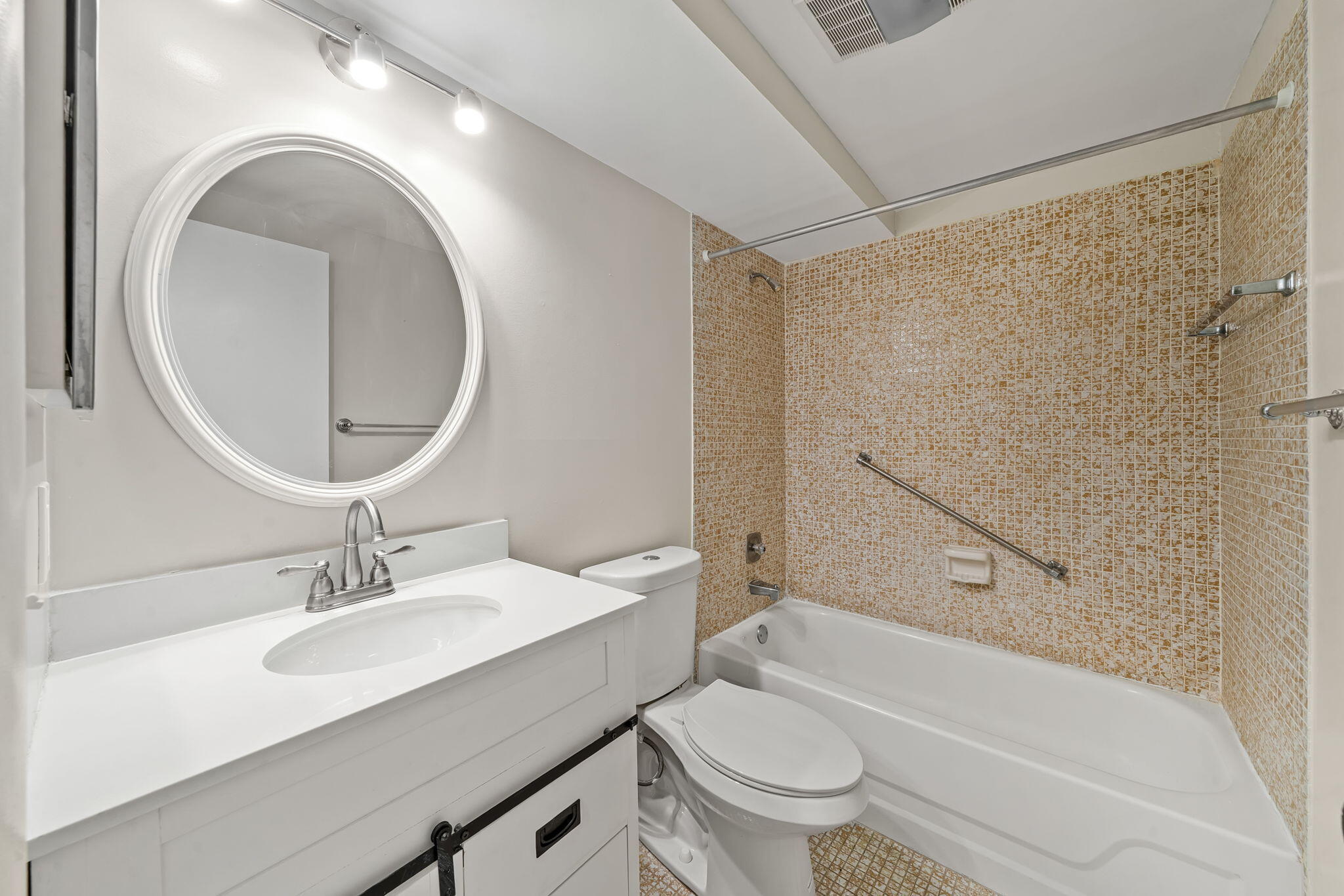 KINGS POINT FLANDERS CONDOS - Residential