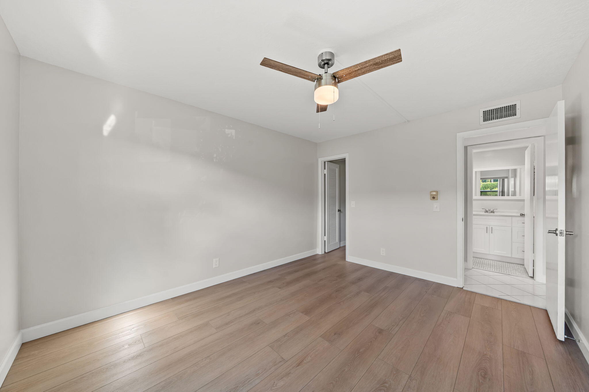 KINGS POINT FLANDERS CONDOS - Residential