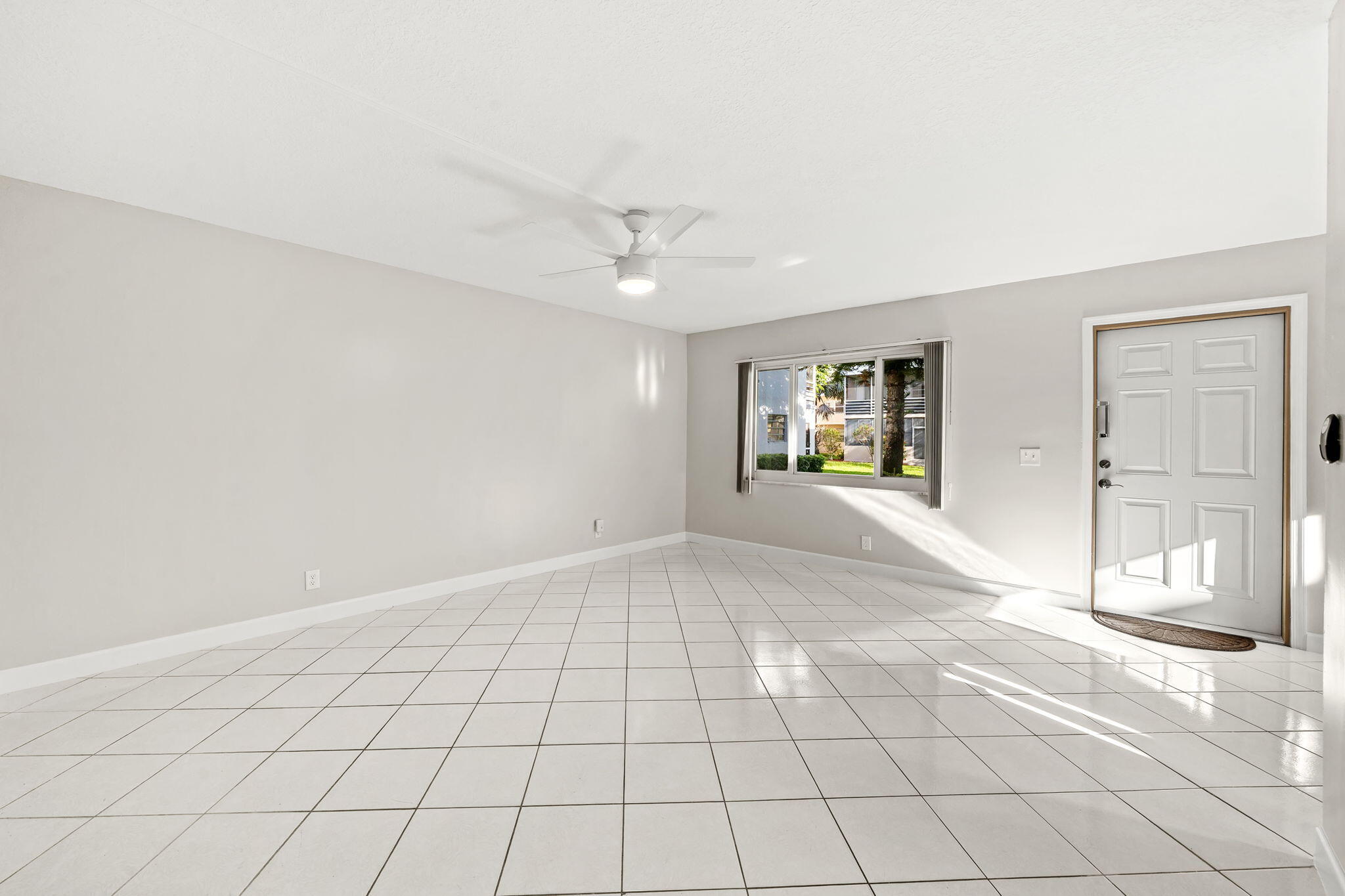 KINGS POINT FLANDERS CONDOS - Residential