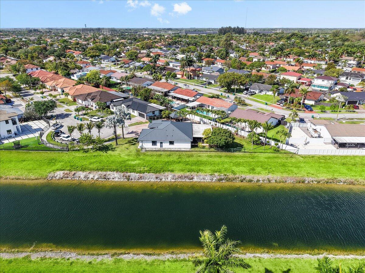 BLACK CREEK HOMES - Residential