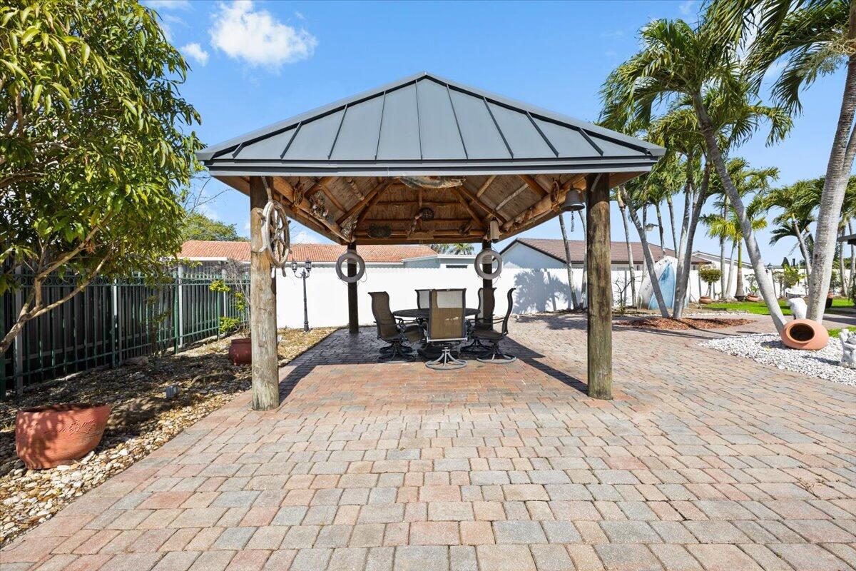 BLACK CREEK HOMES - Residential