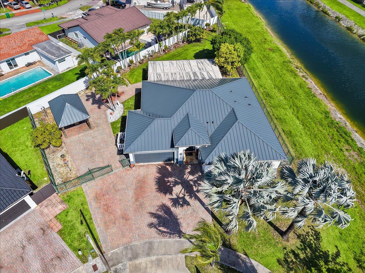 BLACK CREEK HOMES - Residential