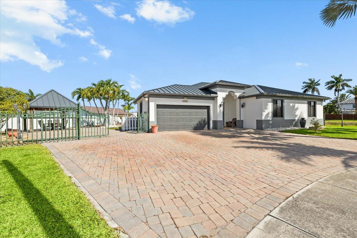 BLACK CREEK HOMES - Residential