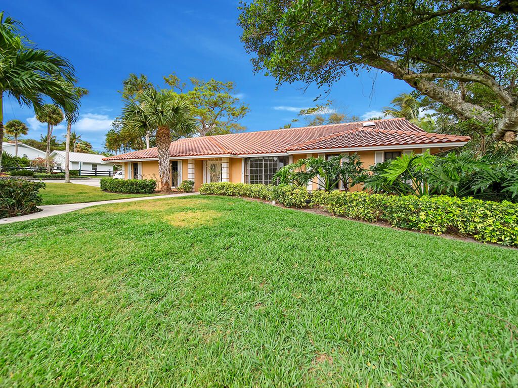 Photo of 9 W High Point Road, Sewalls Point, FL 34996 (MLS # R11060947)