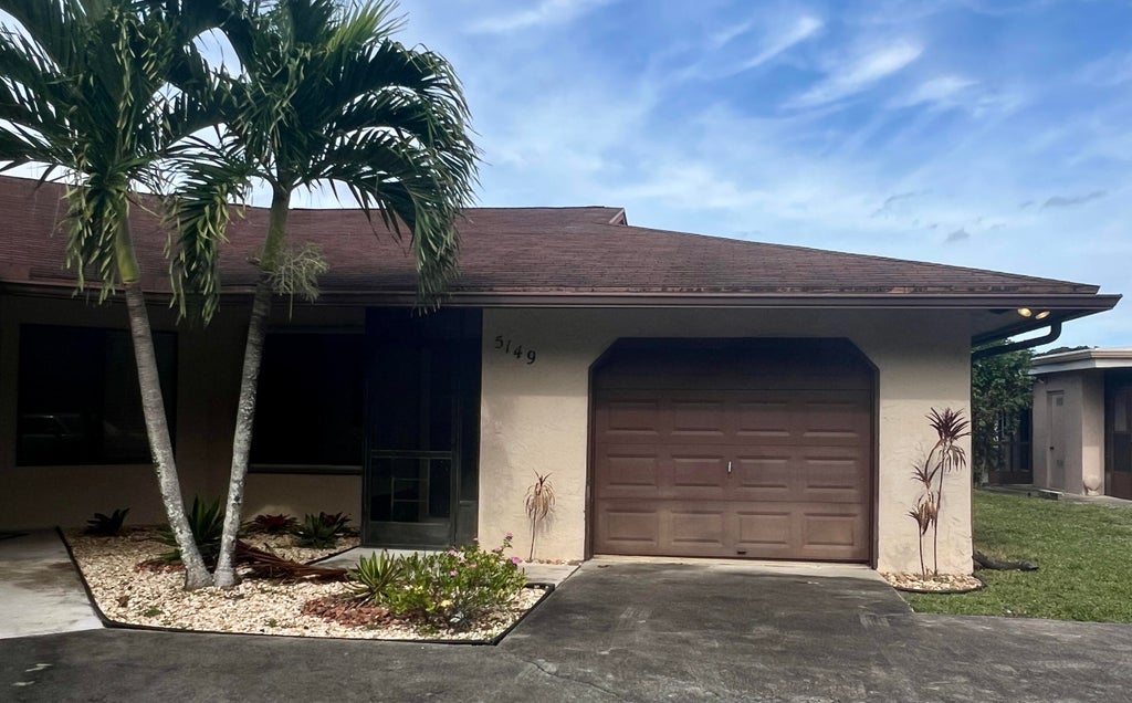 Photo of 5149 Rose Hill Drive, Boynton Beach, FL 33437 (MLS # R11156877)
