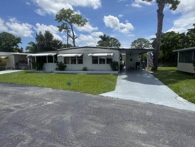 4042 Royal Manor Boulevard