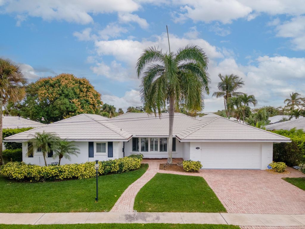 Photo of 744 Peachtree Lane, Boca Raton, FL 33486 (MLS # R11165622)