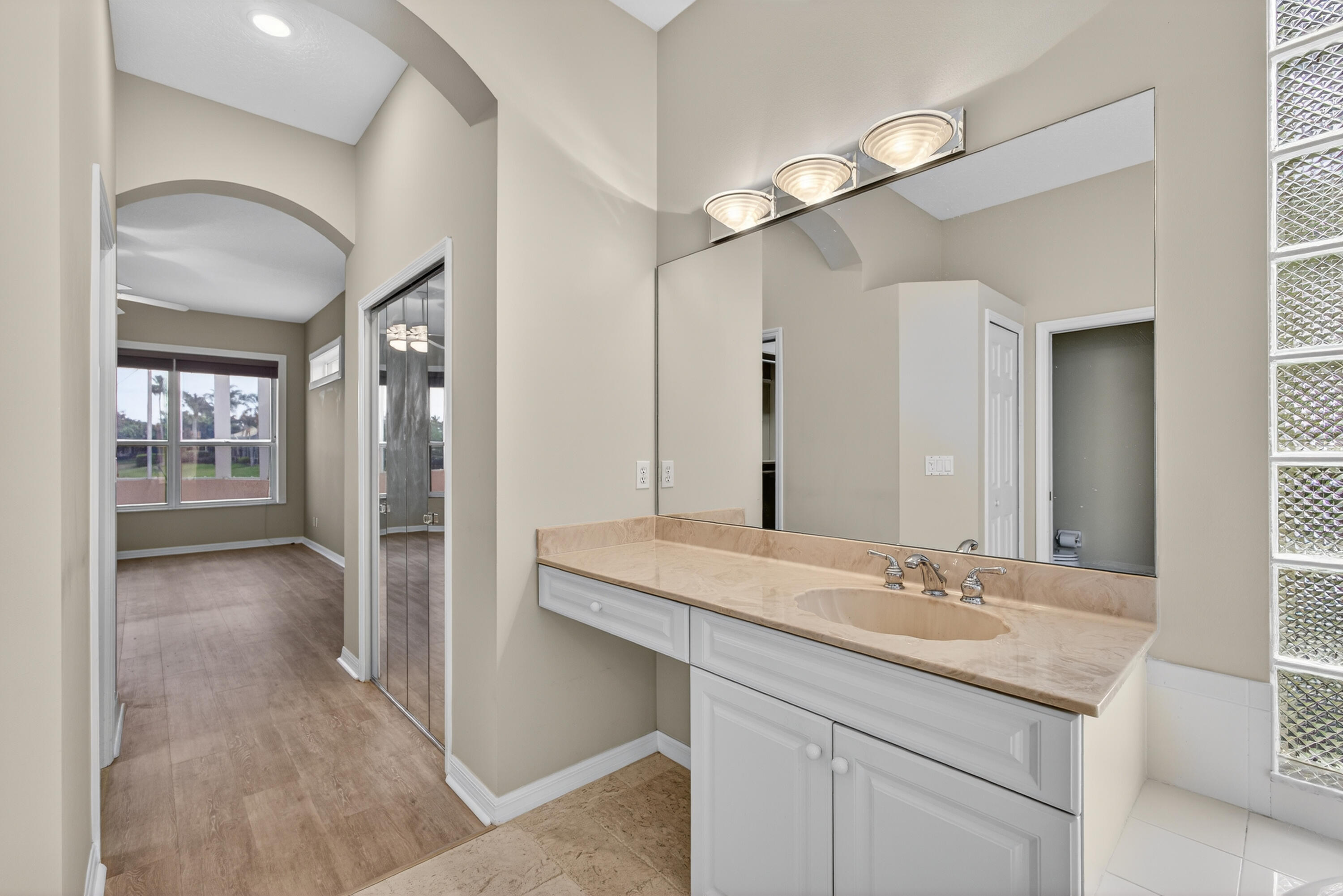 MONARCH - Residential