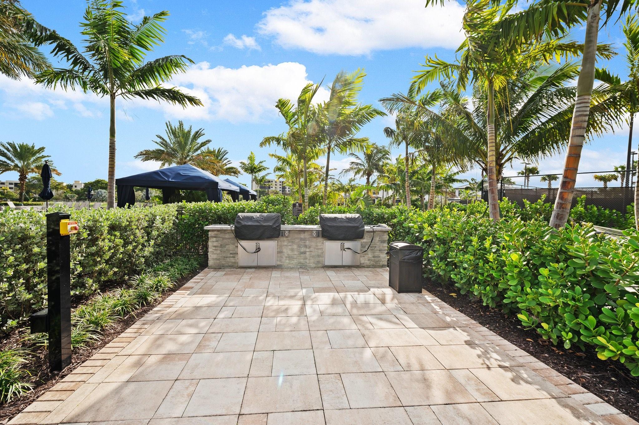 2801 Oak Tree Dr