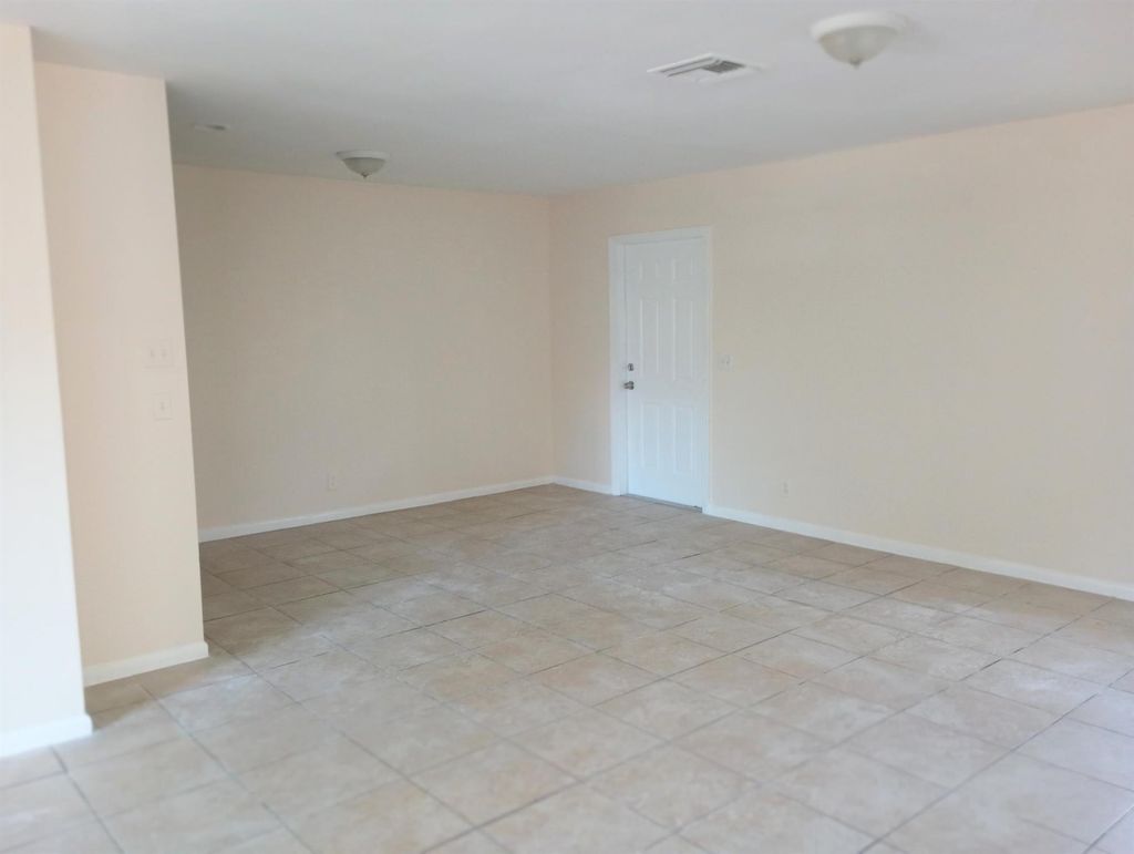 Photo of 626 S K St #4, Lake Worth Beach, FL 33460 (MLS # R10980701)